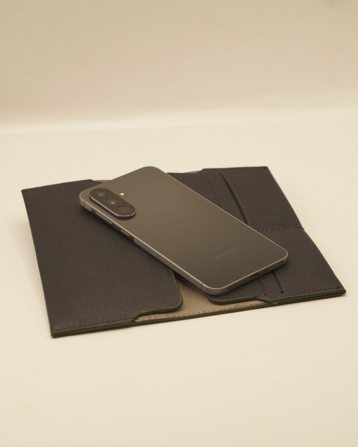 Obsidian Nomad Phone Wallet